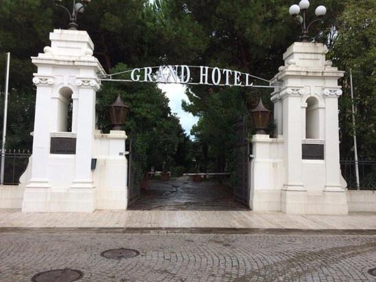 Le Grand Hotel Riccione Exterior foto